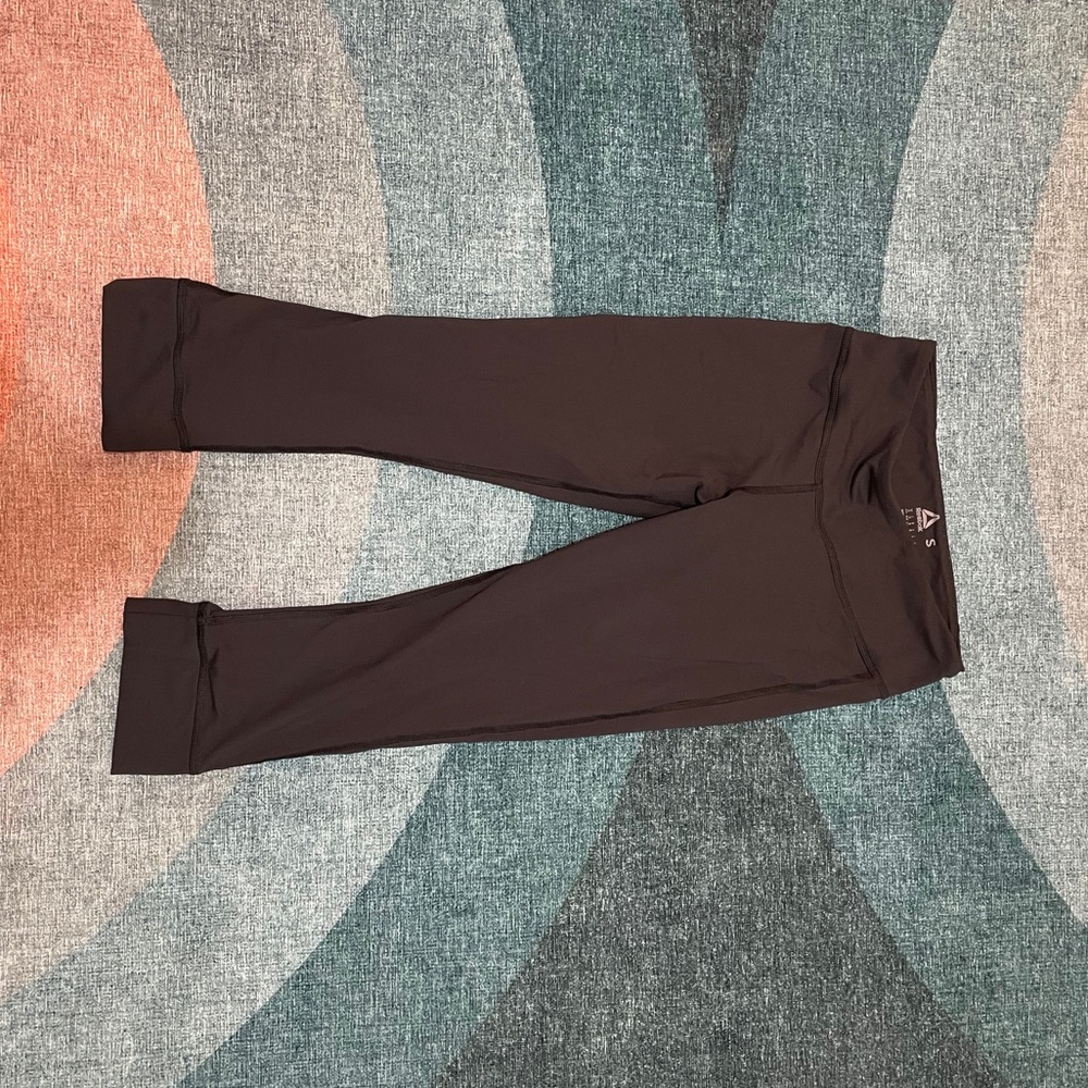 Reebok women’s 3/4 speedwick tights small